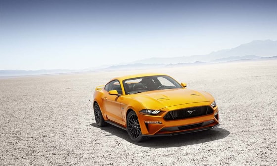 The 2018 Ford Mustang adopts a lower, reshaped hood and grille, and repositioned air vents. All 2018 Mustangs get LED signature lighting, low-beams and turn signals, with projector high-beams and available fog lamps.