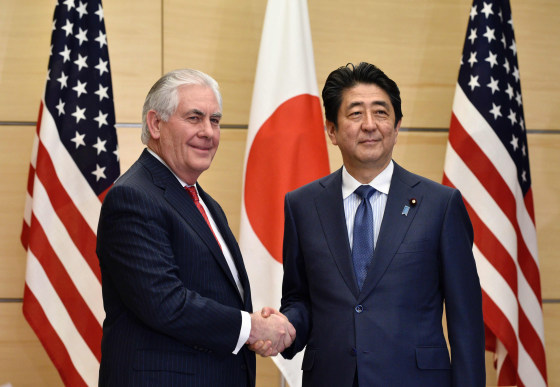Image: US Secretary of State Rex Tillerson and Japanese Prime Minister Shinzo Abe