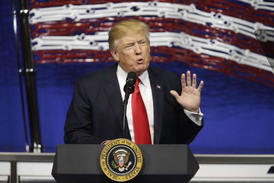 Image: Trump speaks at Snap-On Tools