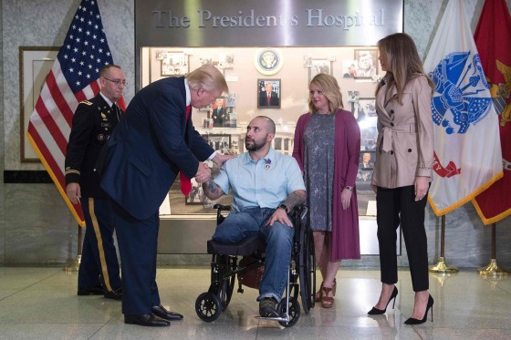 Image: US-POLIRICS-TRUMP-WALTER REED