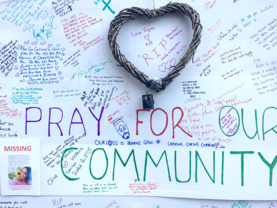Image: A condolence message board near the Grenfell Tower