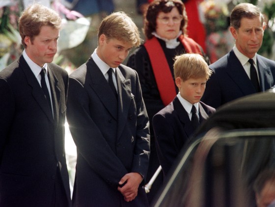 Image: Earl Spencer, Prince William, Prince Harry and Prince Charles look at the coffin of Diana, Princess of Wales