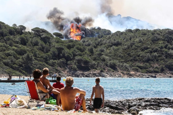 Image: FRANCE-FIRE-ENVIRONMENT-WEATHER