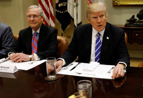 Image: Trump hosts a House and Senate leadership lunch at the White House in Washington