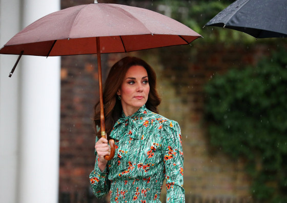 Image: Britain's Catherine, Duchess of Cambridge arrives for a visit to the White Garden