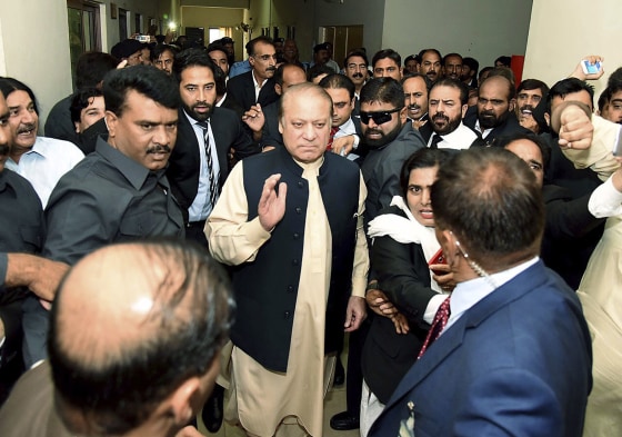 Image: Deposed Prime Minister Nawaz Sharif In Court