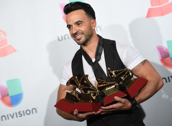 Image: US-ENTERTAINMENT-MUSIC-LATINGRAMMY-PRESSROOM