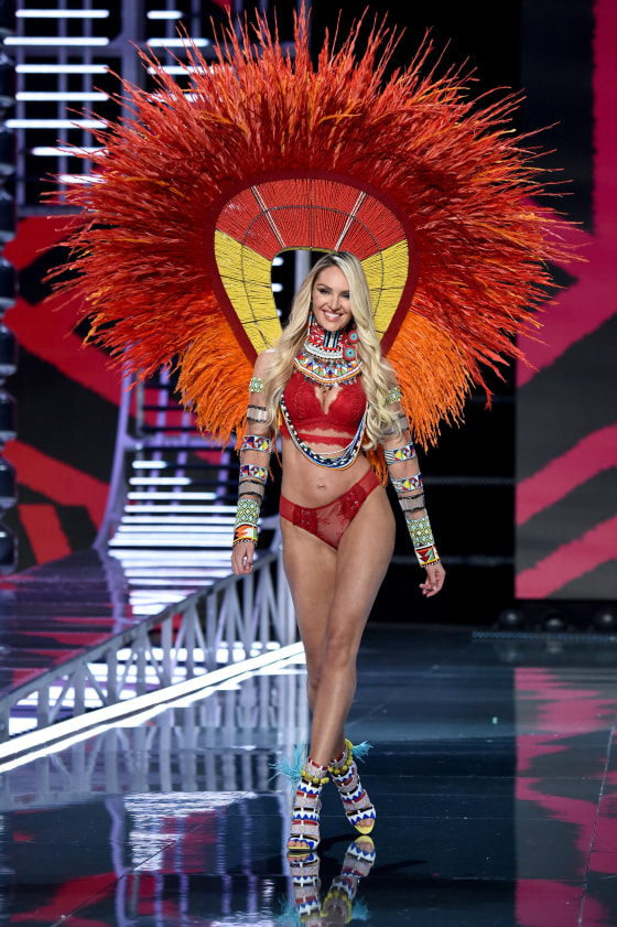 Unwilling to blink: Stunning Victoria's Secret Fashion Show
