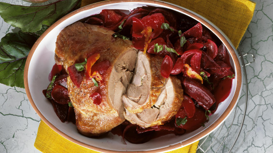 Braised turkey leg with beetroot & mashed potato