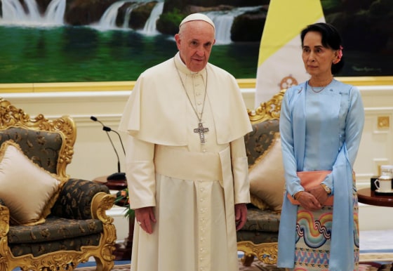 Image: Pope Francis meets Aung San Suu Kyi