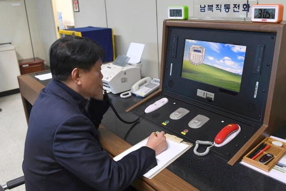Image: North Korea reopens communication channel with South Korea