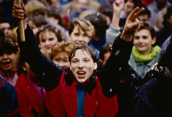 Image: Approximately 250,000 people demonstrate in Wenceslas Square