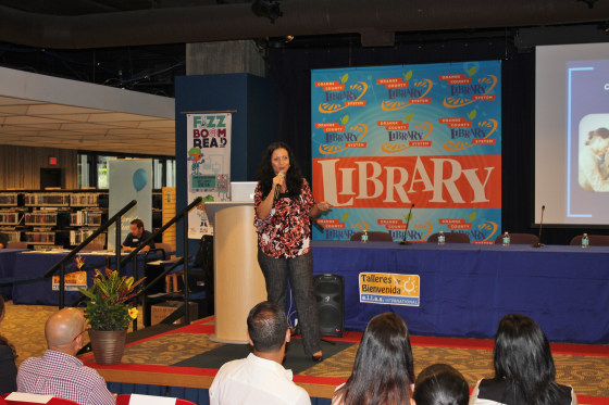 In Orlando, Florida, Sami Haiman-Marrero is conducting one of her welcome workshops, or "taller de bienvenida" for Puerto Ricans and other Latin Americans who have moved to the area.