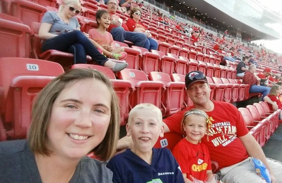 Image: Amy Marie Sharp poses for selfie with her family at an unspecified location