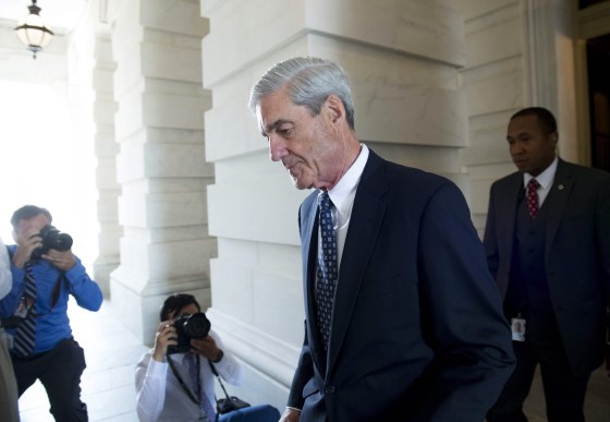 Image: Robert Mueller leaves Capitol Hill