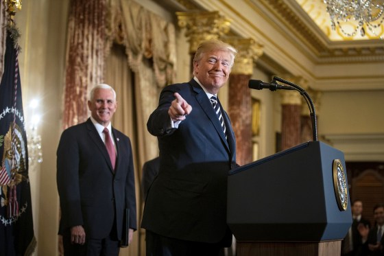 Image: Mike Pompeo is sworn in as US Secretary of State