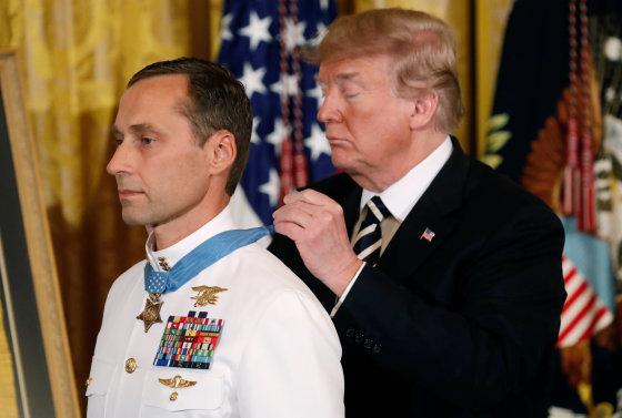 Image: President Donald Trump awards the Medal of Honor to Retired Navy Master Chief Special Warfare Operator (Sea, Air, and Land) Britt Slabinski