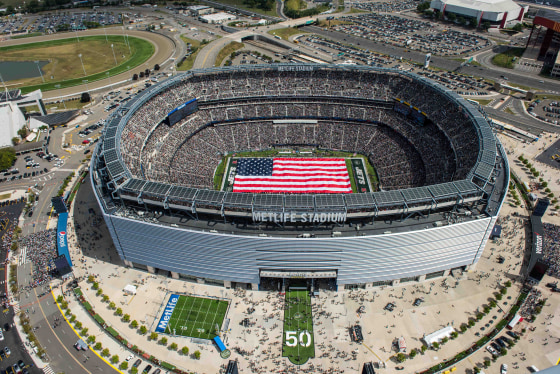 Image: A aerial view of MetLife Stadium during the national anthem