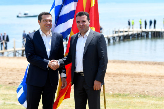 Image: CORRECTION-MACEDONIA-GREECE-POLITICS-DIPLOMACY