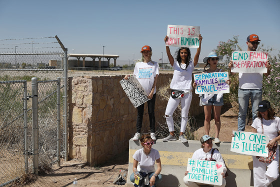 Image: Despite Trump Executive Order, Over 2300 Migrant Children Still Held In Camps