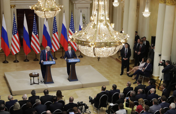 Image: Trump and Putin hold a news conference in Helsinki