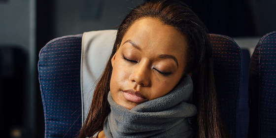 We tried this crazy travel pillow with over 10 000 reviews