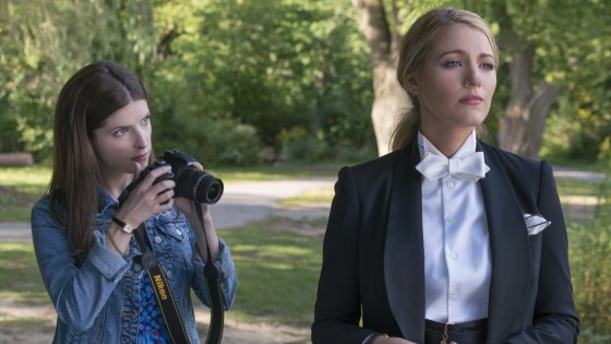 Image: Anna Kendrick and Blake Lively in A Simple Favor