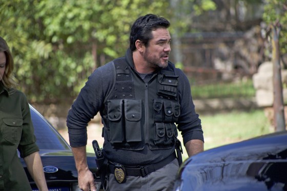 Dean Cain as detective James Woods