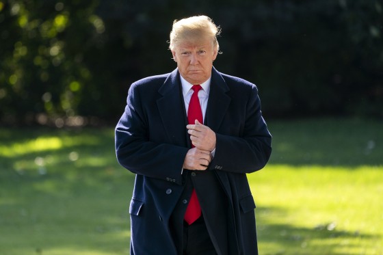 Image: Trump speaks about migrant caravan before heading to Texas rally for Ted Cruz