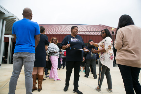Image: Oprah Winfrey Campaigns With Democratic Gubernatorial Candidate Stacey Abrams