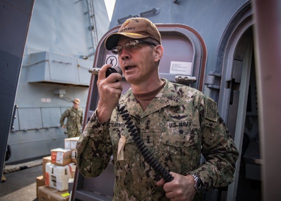 Vice Adm. Scott Stearney visits USS Jason Dunham (DDG 109)