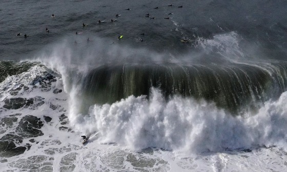 More Giant Waves and Rain Forecast for California Coast - The New