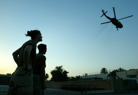 Image: Iraq evacuation via helicopter