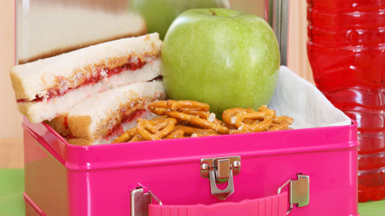 how to clean a lunch box