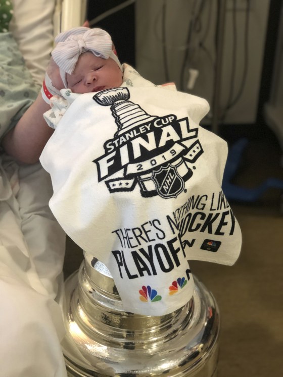 St. Louis newborn sets Stanley Cup record! - Missourinet