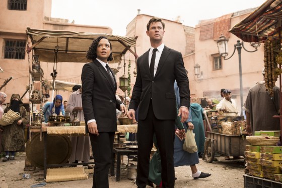 Image: Tessa Thompson, Chris Hemsworth