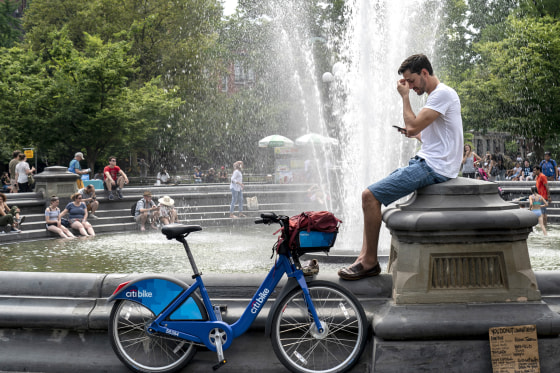 Image: Sweltering Heat Wave Pushes Heat Index Past 100 Degrees In New York City
