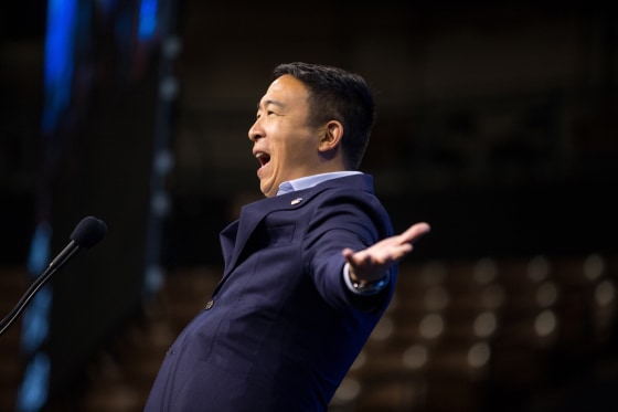 Image: Presidential Candidates Attend New Hampshire Democratic Party Convention