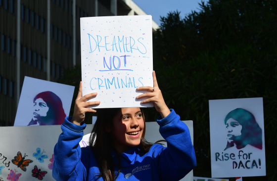 Image: Students and supporters of DACA rally in Los Angeles