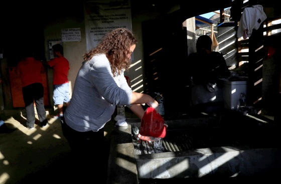 The Wider Image: U.S. government funds free rides from Mexico for migrants