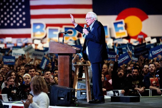 Image: US-POLITICS-VOTE-DEMOCRATS-SANDERS