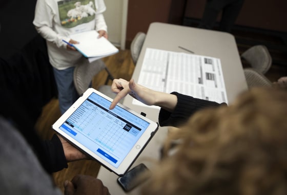 Image: Caucus Volunteers Receive Training Before Nevada Votes In Presidential Primary