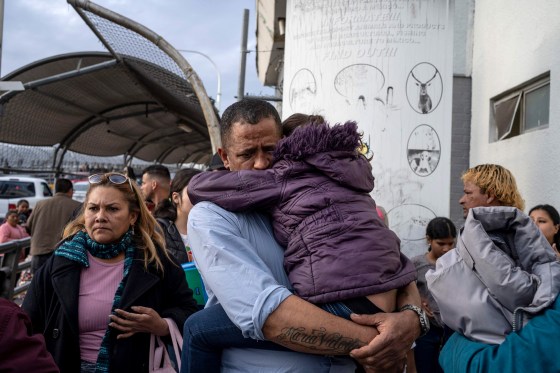 Image: TOPSHOT-MEXICO-US-MIGRANTS