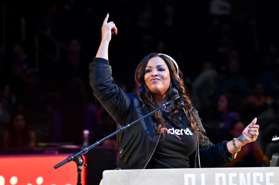 Image: Spinderella, Celebrities At The Los Angeles Clippers Game