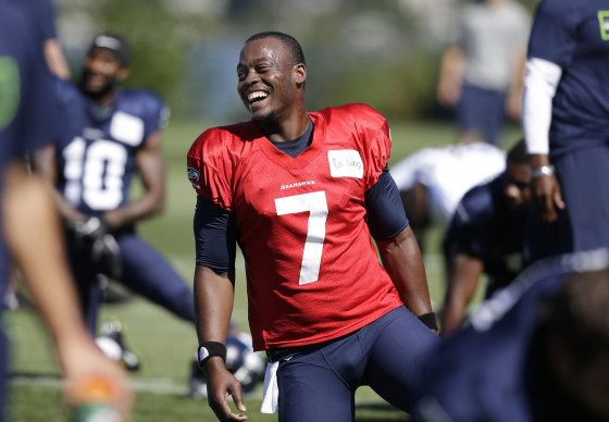 Tarvaris Jackson, ex-NFL quarterback, dies at 36 in single-car crash