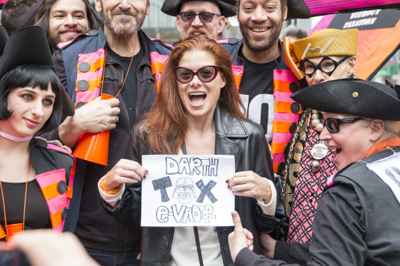 Image: Debra Messing at protest
