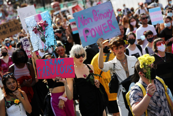 20,000 people march at London Trans Pride in defiant display of solidarity  • GCN