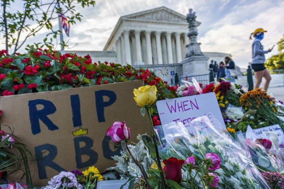 Image: People gather at the Supreme Court on the morning after the death of Justice Ruth Bader Ginsburg