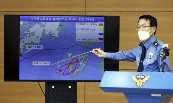 Image: Yoon Seong-hyun, head of the Korea Coast Guard's investigation bureau, speaks during a briefing at the agency in Incheon, South Korea