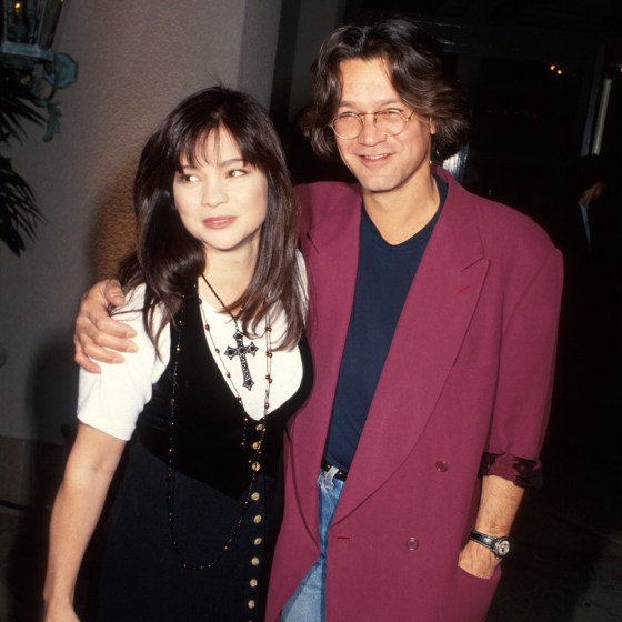 ‘Forever family’ Valerie Bertinelli posts photos in tribute to late ex(00)